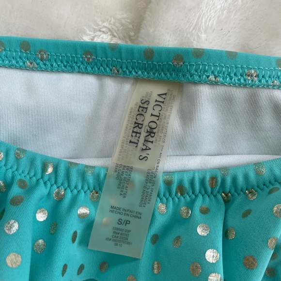 Victoria’s Secret Bikini - Picture 2 of 4